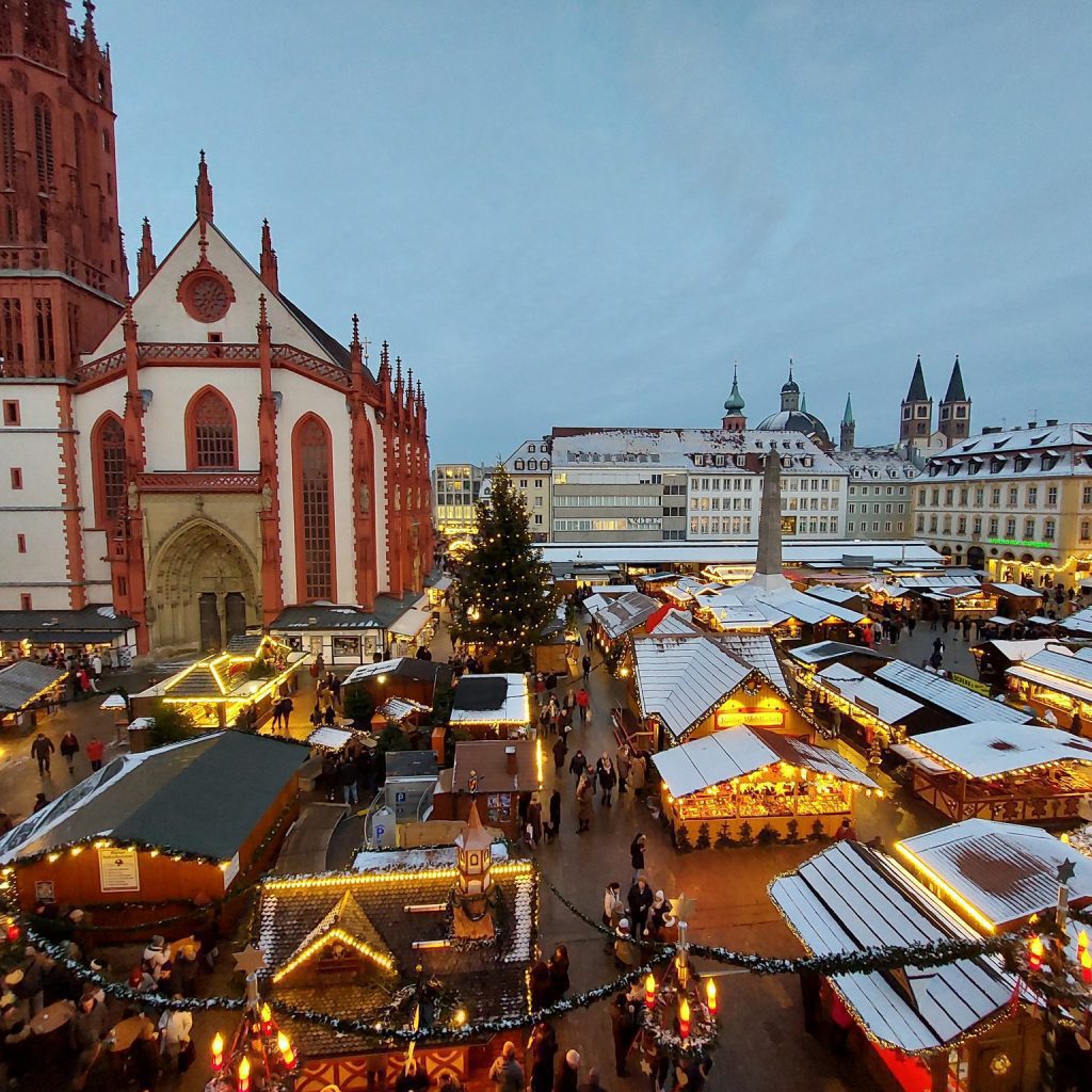 Wuerzburg Christmas Market REIMAGINE EEXPERIENCES - WÜRZBURG TOUR GUIDES & TRAVEL AGENCY - REISEBÜRO Touren, Hotel- und Unterkunftsplanung The Romantic Road Wuerzburg